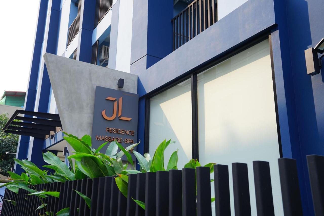 J&L Residence&Spa Bangkok Esterno foto